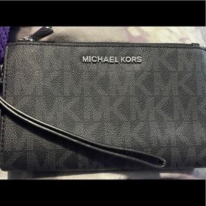 Michael Michael Kors Jet Set Double-Zip Wristlet Black and Gray